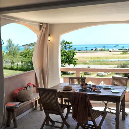 Cala Di Sole Lecci Apartment