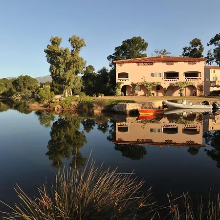 Cala Di Sole Lecci Apartment