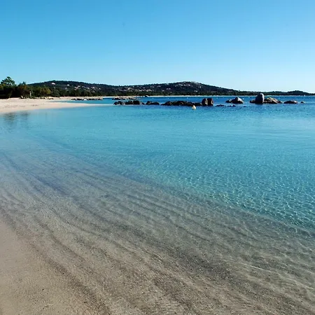 Cala Di Sole Lecci 아파트 *