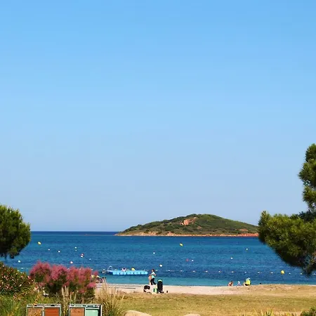 Cala Di Sole Lecci 아파트 *